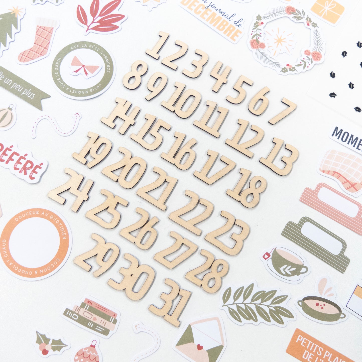 Décorations en bois - Les Chiffres - Un chocolat chaud et de la cannelle