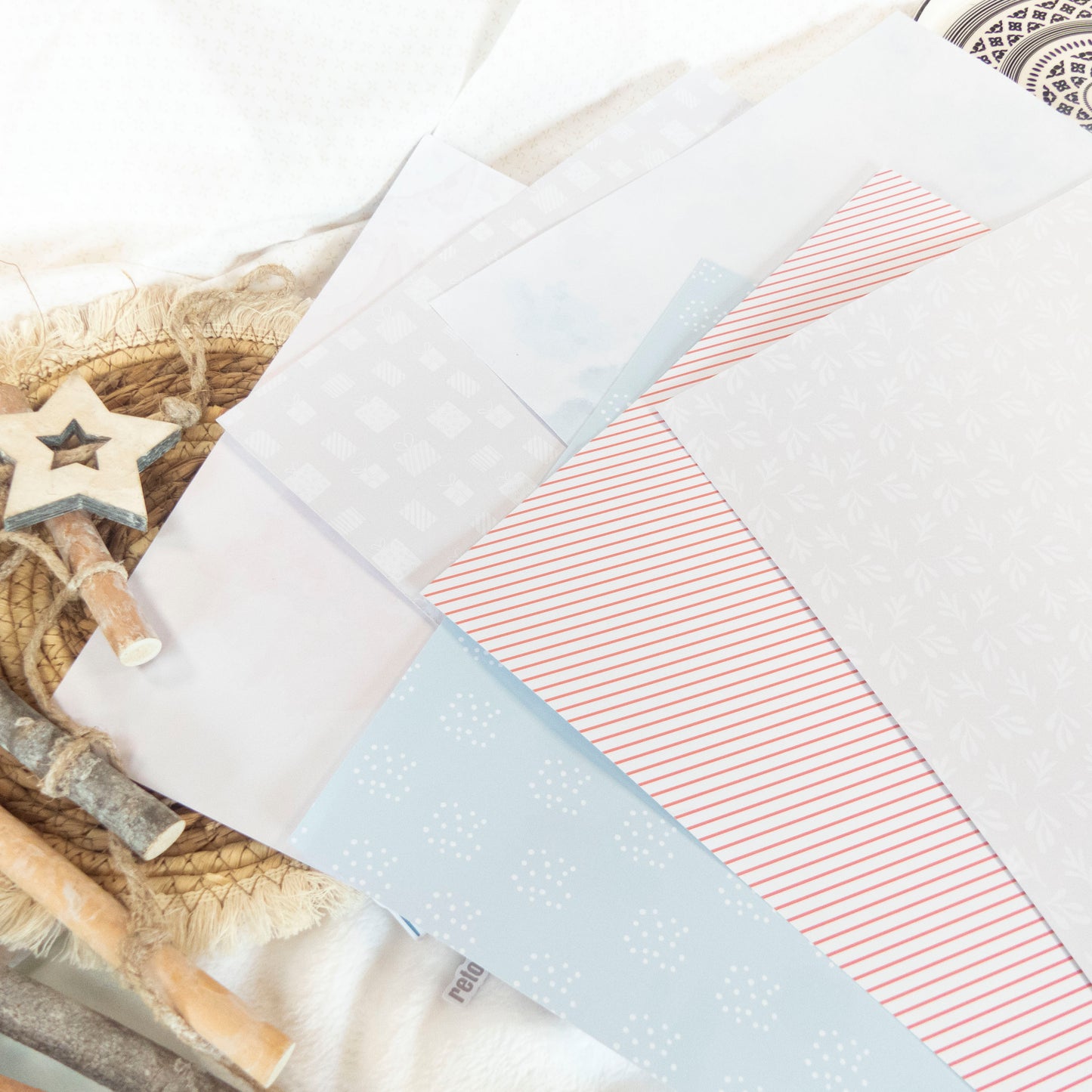 Collection de papiers de scrapbooking (30x30) - Livraison spéciale