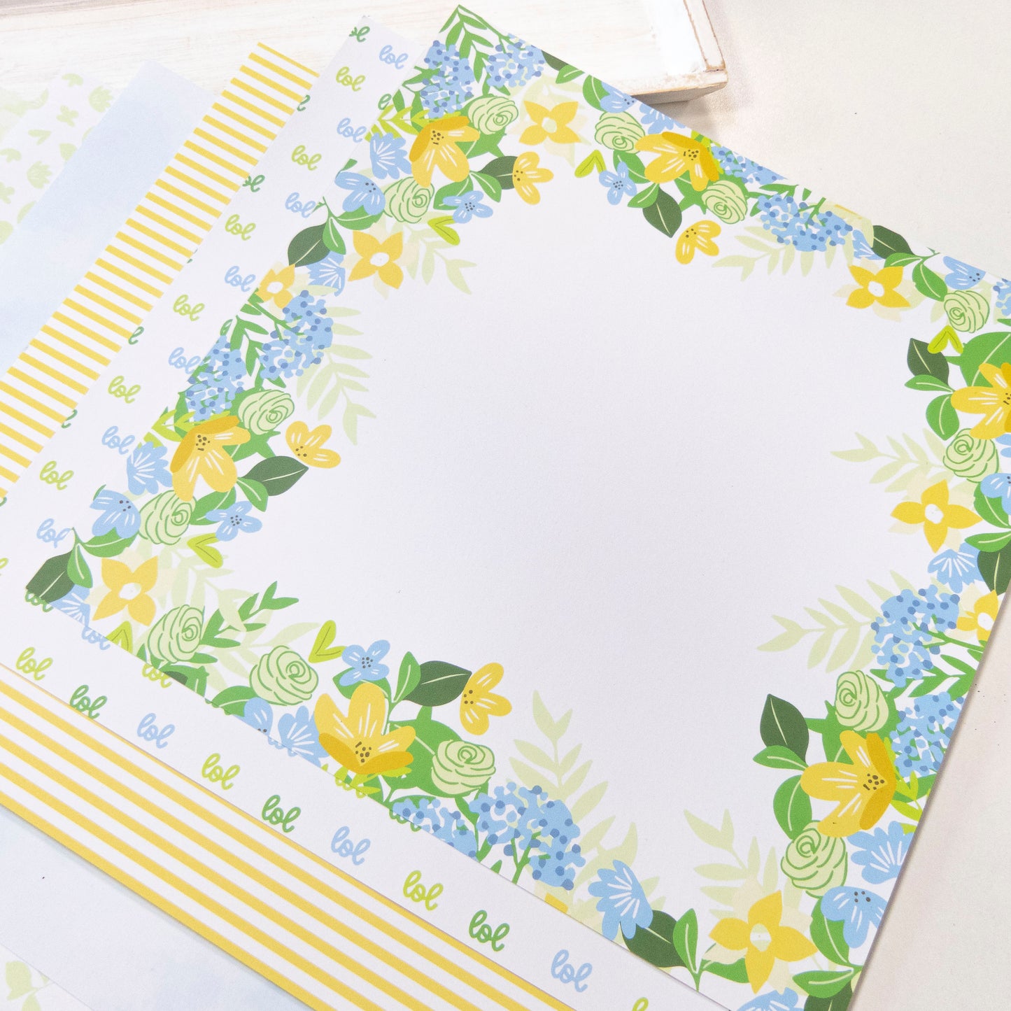 Collection de papiers de scrapbooking (30x30) - Des fleurs et des saveurs