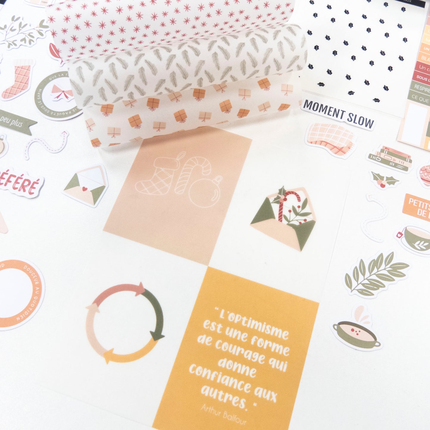 Assortiment de papiers calque - Un chocolat chaud et de la cannelle