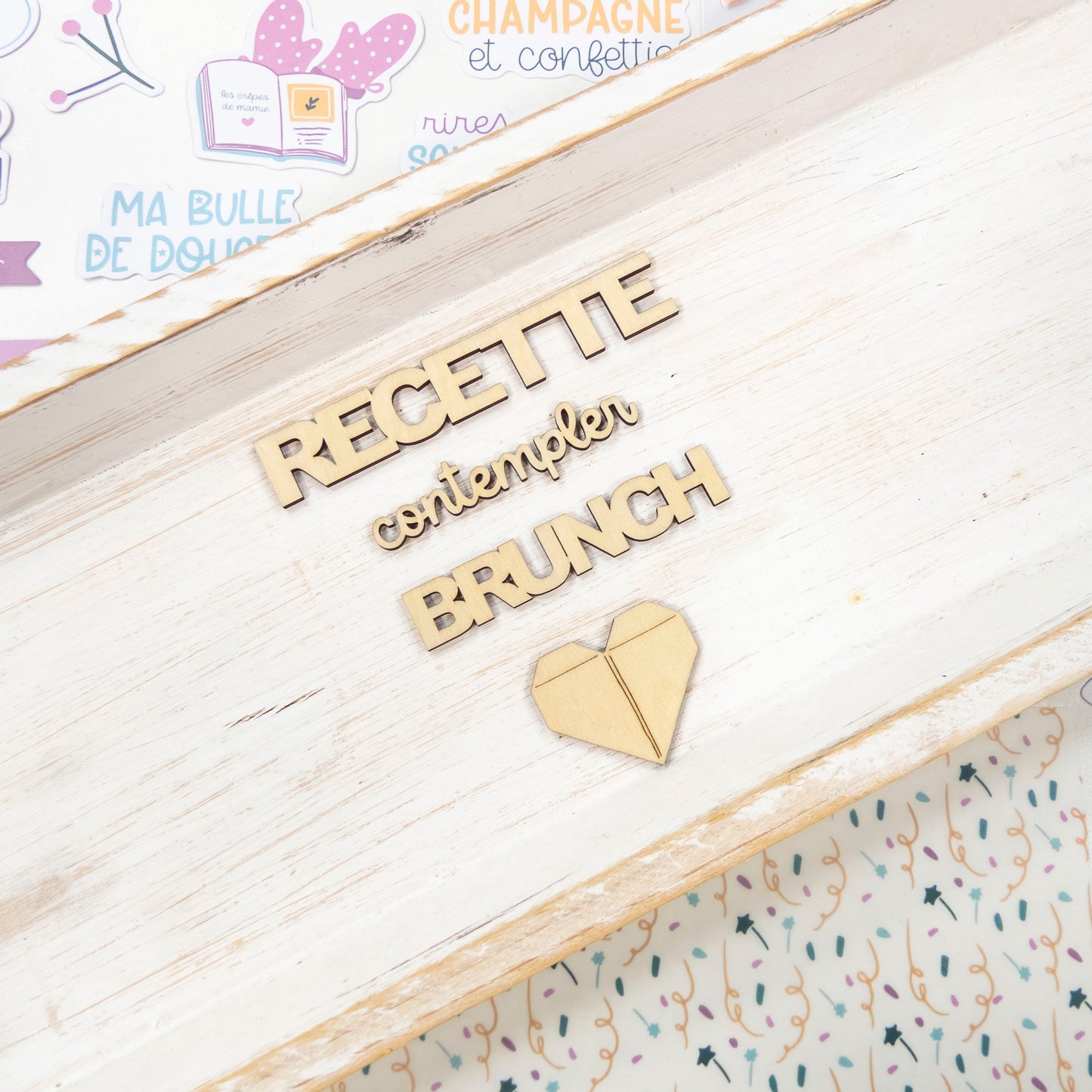 Décorations en bois - Des crêpes et des paillettes