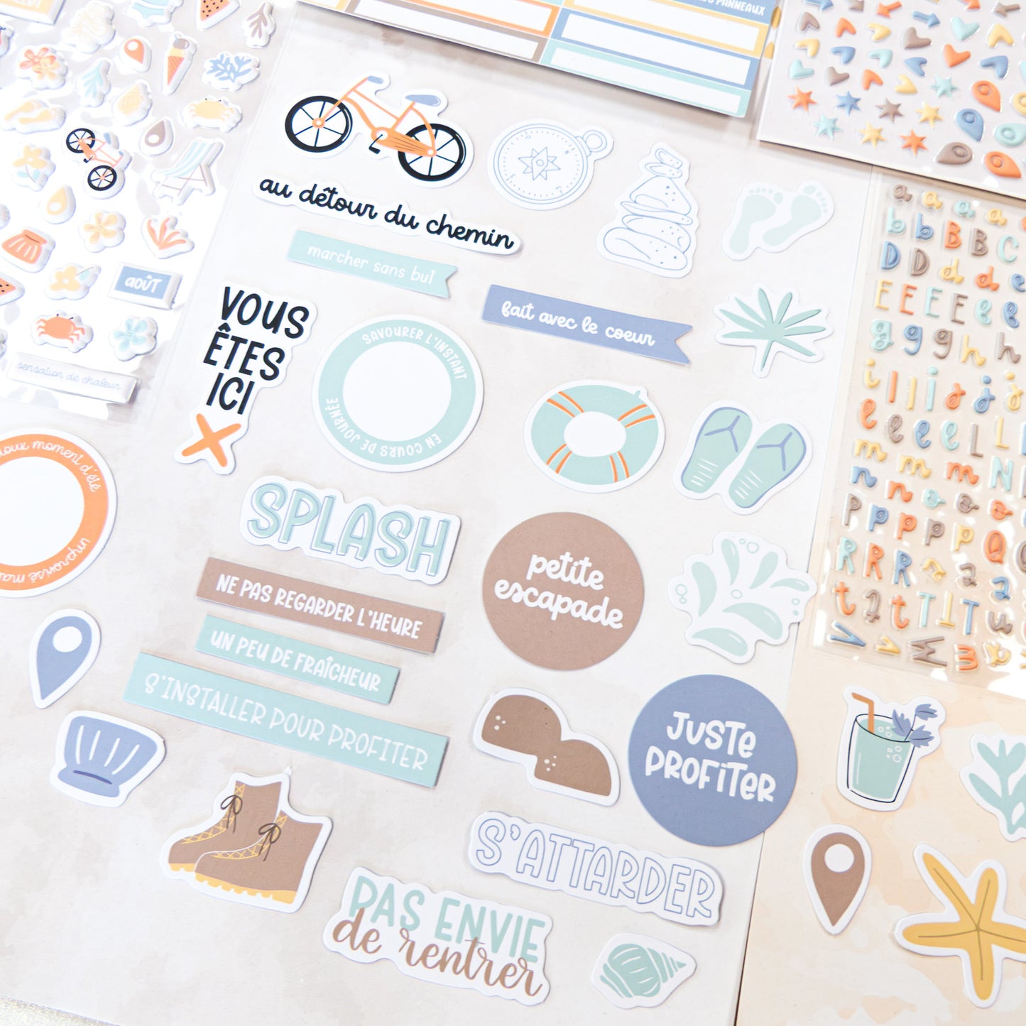 Die-cuts - Un bikini et des smoothies