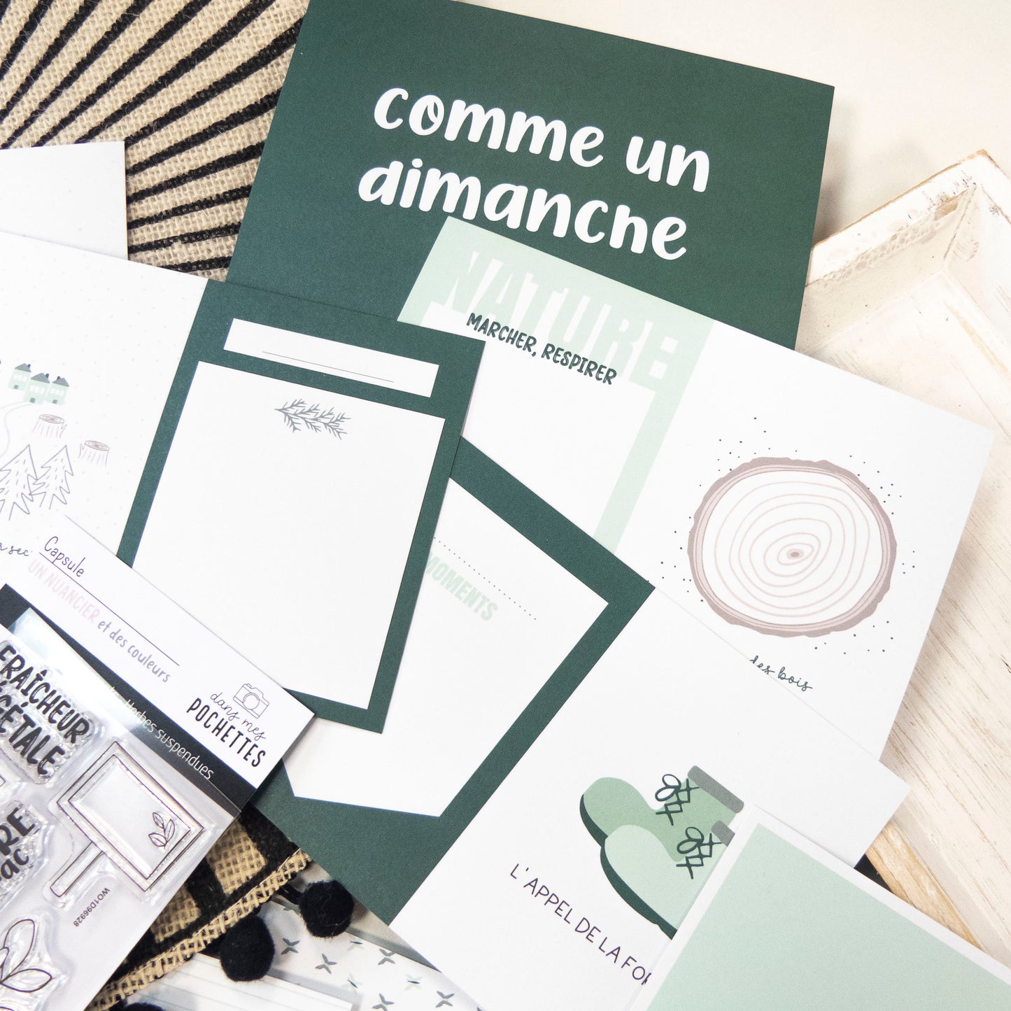 Cartes JDA - Project Life - Sous les pins : ensemble de papeterie vert émeraude avec cartes et pochettes de scrapbooking inspirées nature.