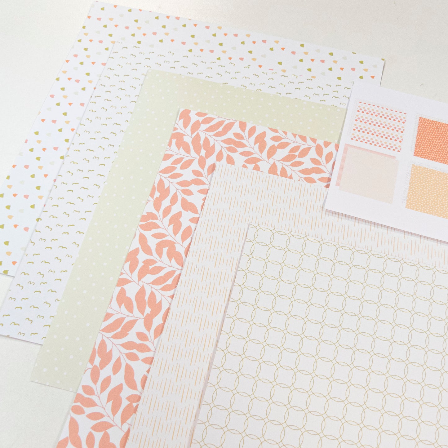 Papiers de scrapbooking imprimés - Des coquelicots et une pomme d'amour
