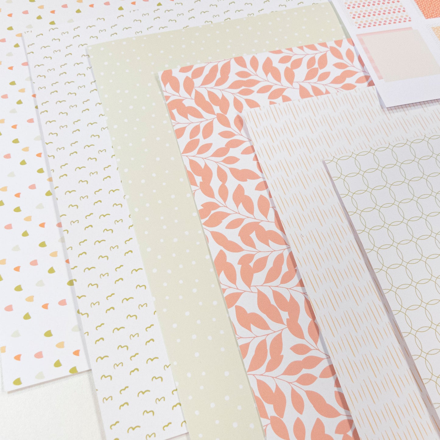 Papiers de scrapbooking imprimés - Des coquelicots et une pomme d'amour
