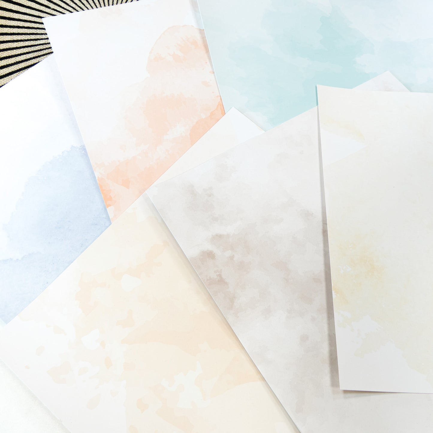 Papiers de scrapbooking (Unis et Aquarelle) - Un bikini et des smoothies